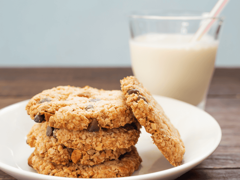 Oatmeal, walnut and chocolate chip cookies